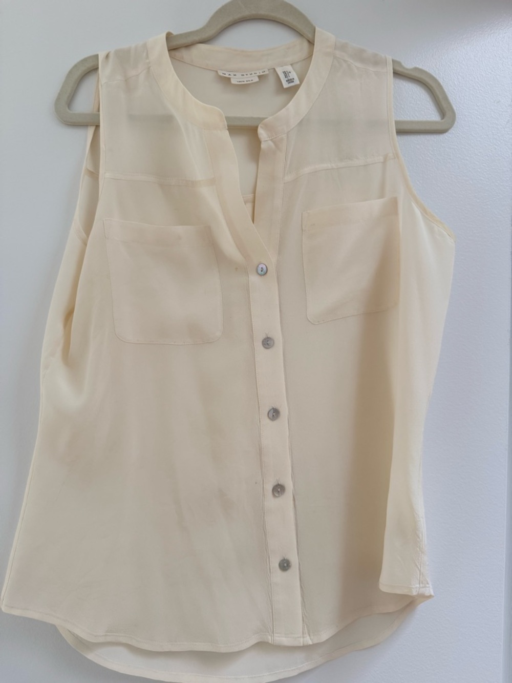 Max Studio Cream Sleeveless Button-Front Blouse